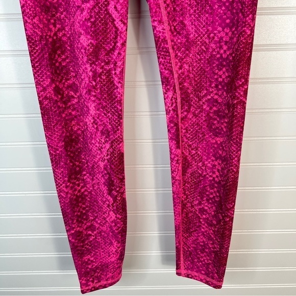 IVL Collective Athletic Yoga Leggings Got Pink Snake Print Sz 4 - Picture 9 of 10